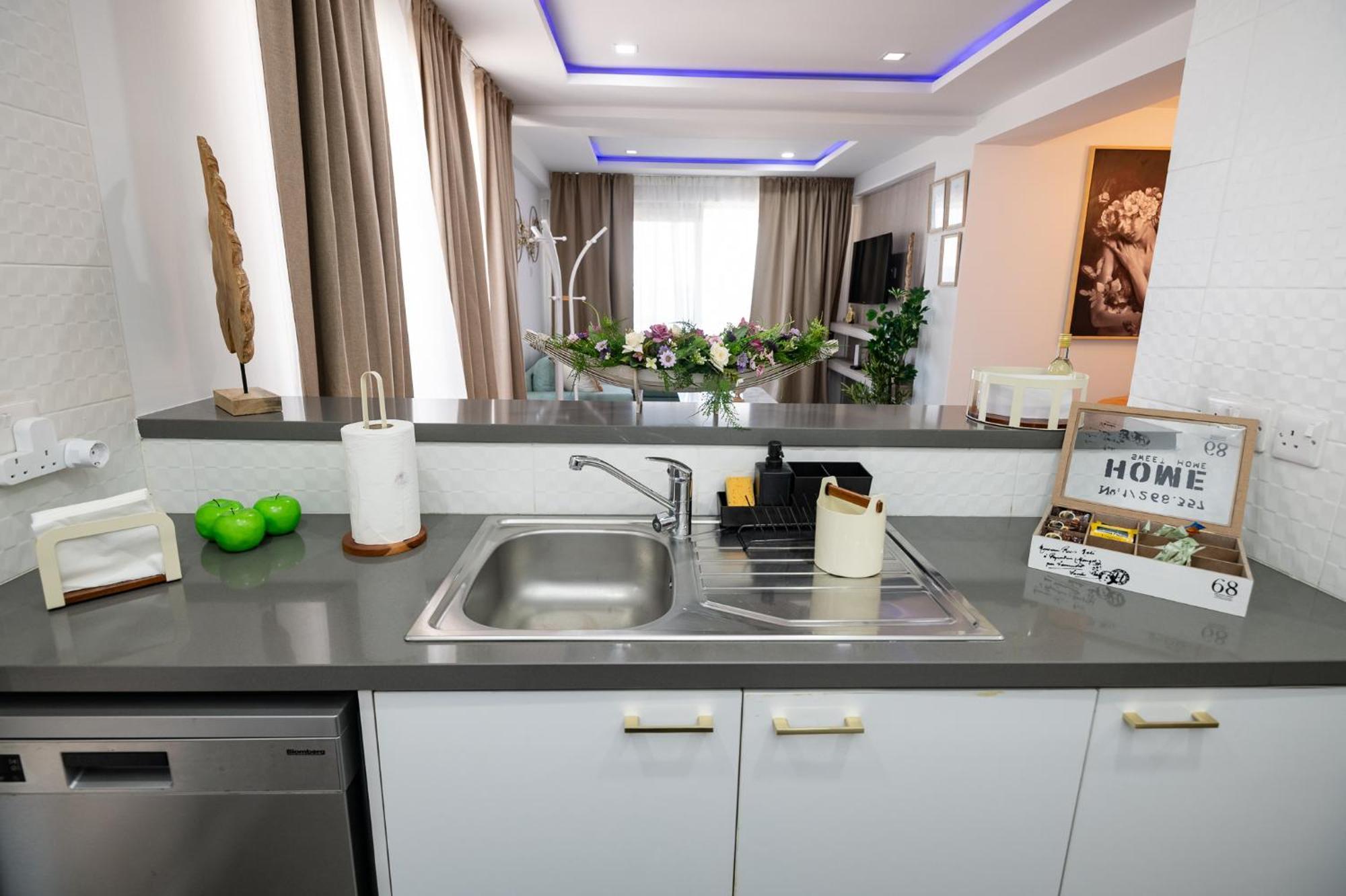 Lazuli Beachfront Sea View Ap144 Larnaca Ngoại thất bức ảnh